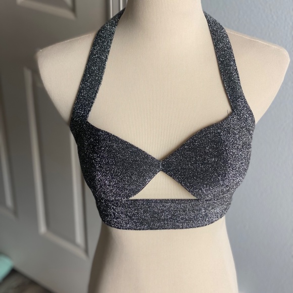 PrettyLittleThings Silver Glitter Halterneck Top - Picture 5 of 6